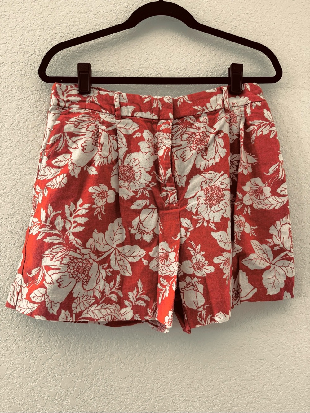 Old Navy Extra-High Waisted Linen Blend Taylor Trouser Shorts Coral